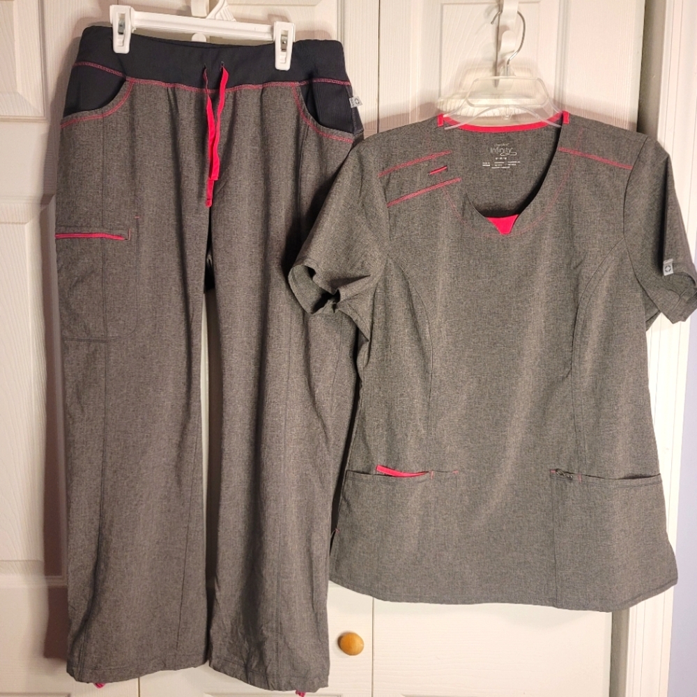 Cherokee Infinity Scrub Set; LIKE NEW; size Medium top, Large Petite bottom